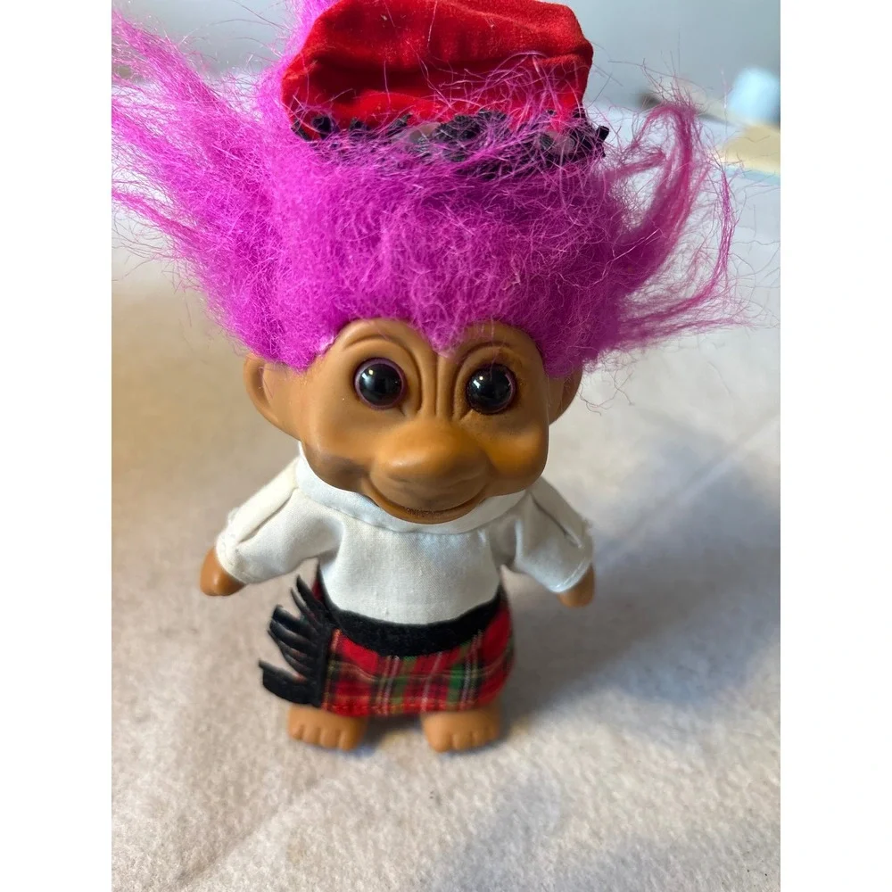 Vintage 1991 TNT Troll Doll Purple Hair Scottish Kilt‎ Red Hat
